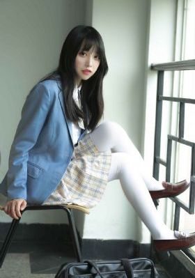 老师的丰满大乳奶